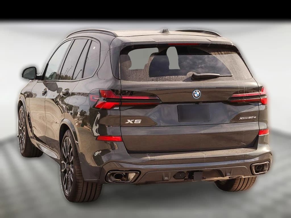 BMW X5 xDrive50e Plug-In Hybrid 2026 — side view