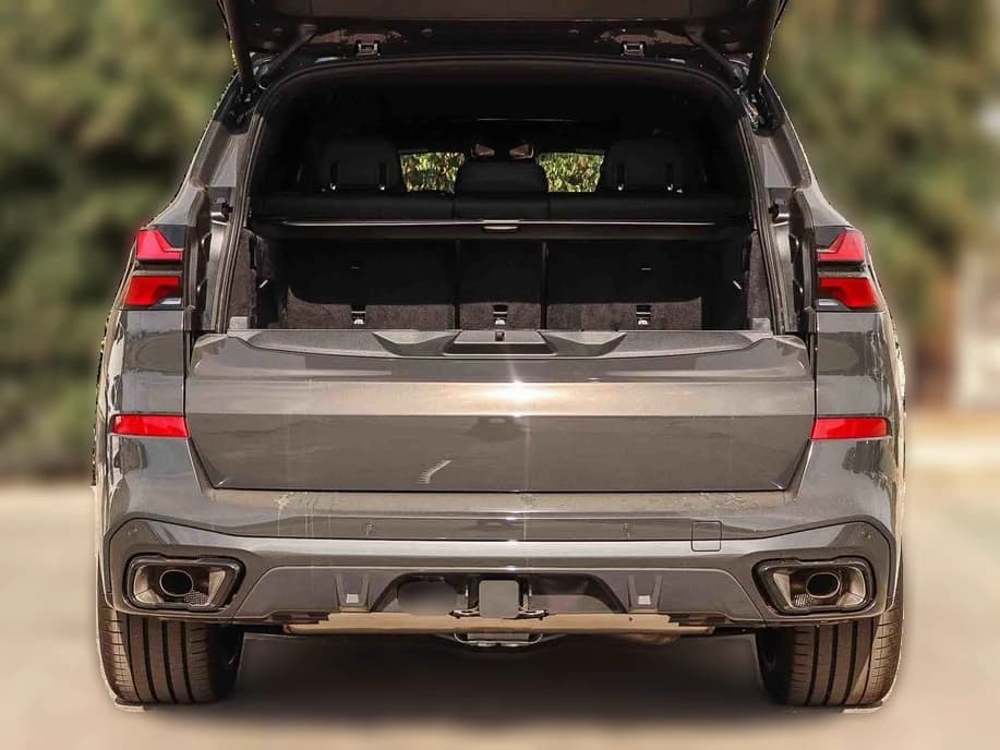 BMW X5 xDrive50e Plug-In Hybrid 2026 — side view