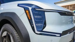 Kia EV9 Light Short Range RWD 2026 — side view