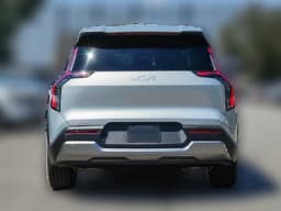 Kia EV9 Light Short Range RWD 2026 — side view