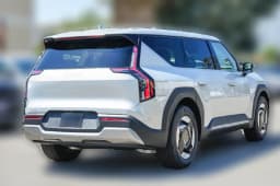 Kia EV9 Light Short Range RWD 2026 — side view