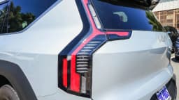 Kia EV9 Light Short Range RWD 2026 — side view
