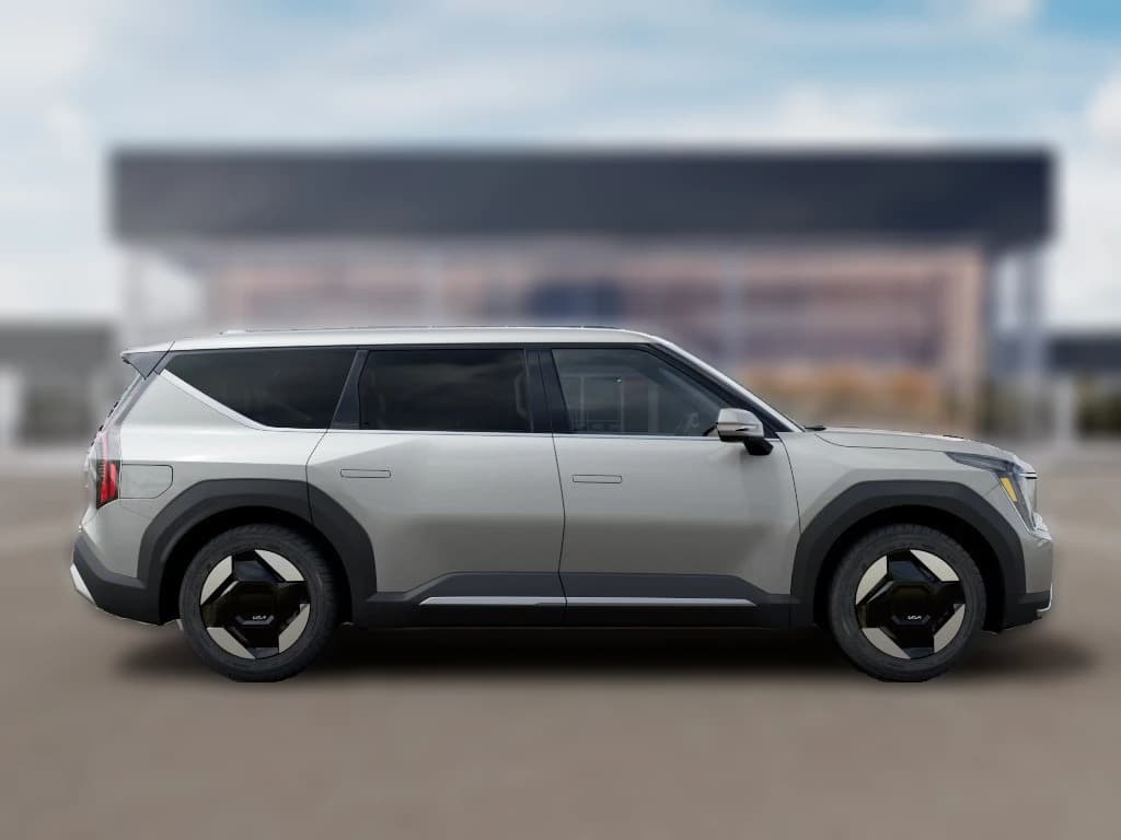 Kia EV9 Light Short Range RWD 2026 — side view