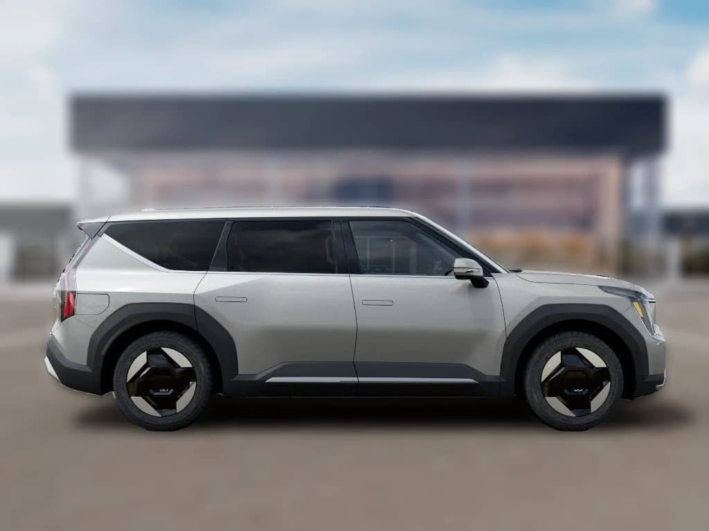 Kia EV9 Light Long Range RWD 2026 — side view