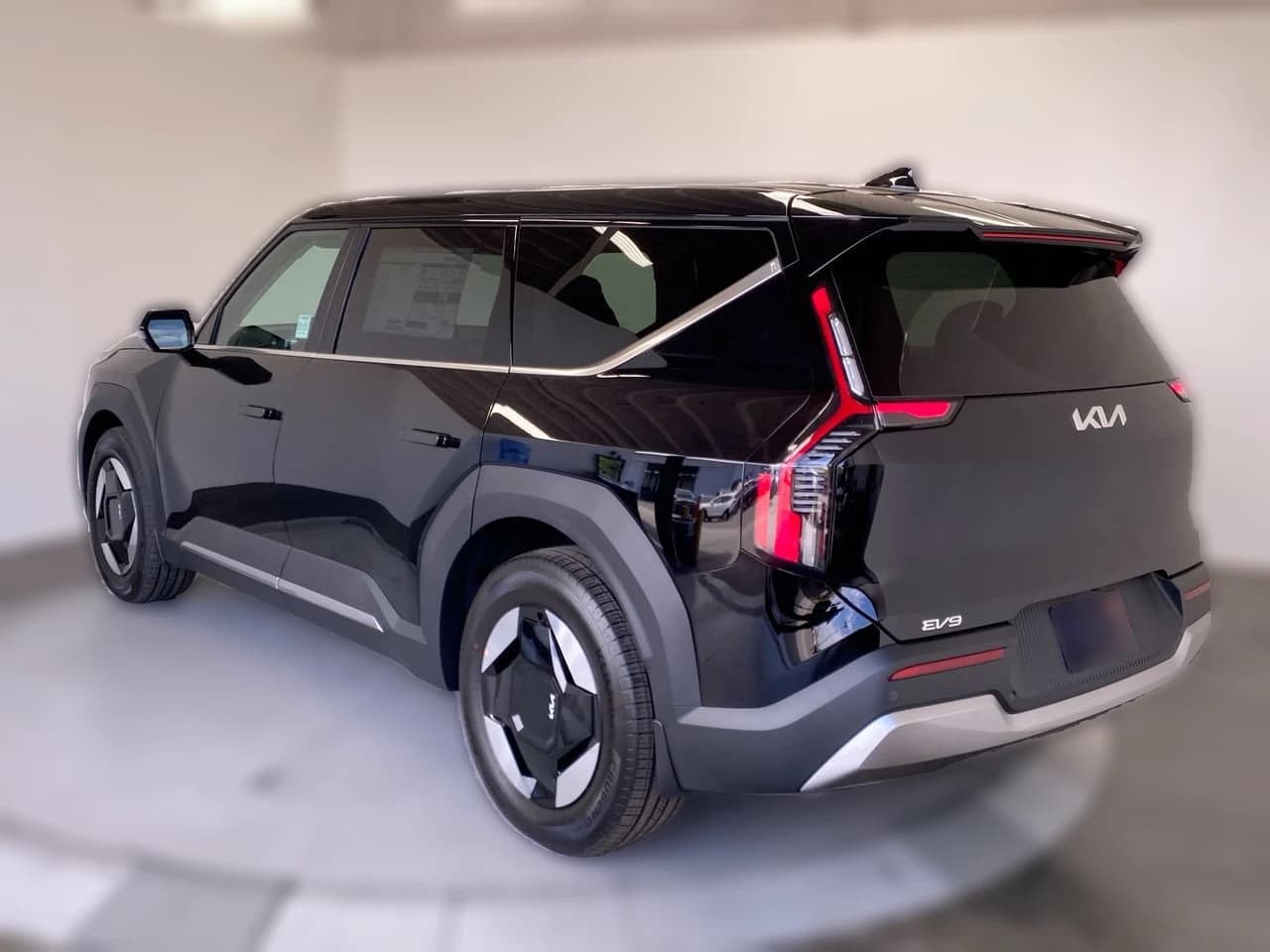 Kia EV9 Light Long Range RWD 2026 — side view