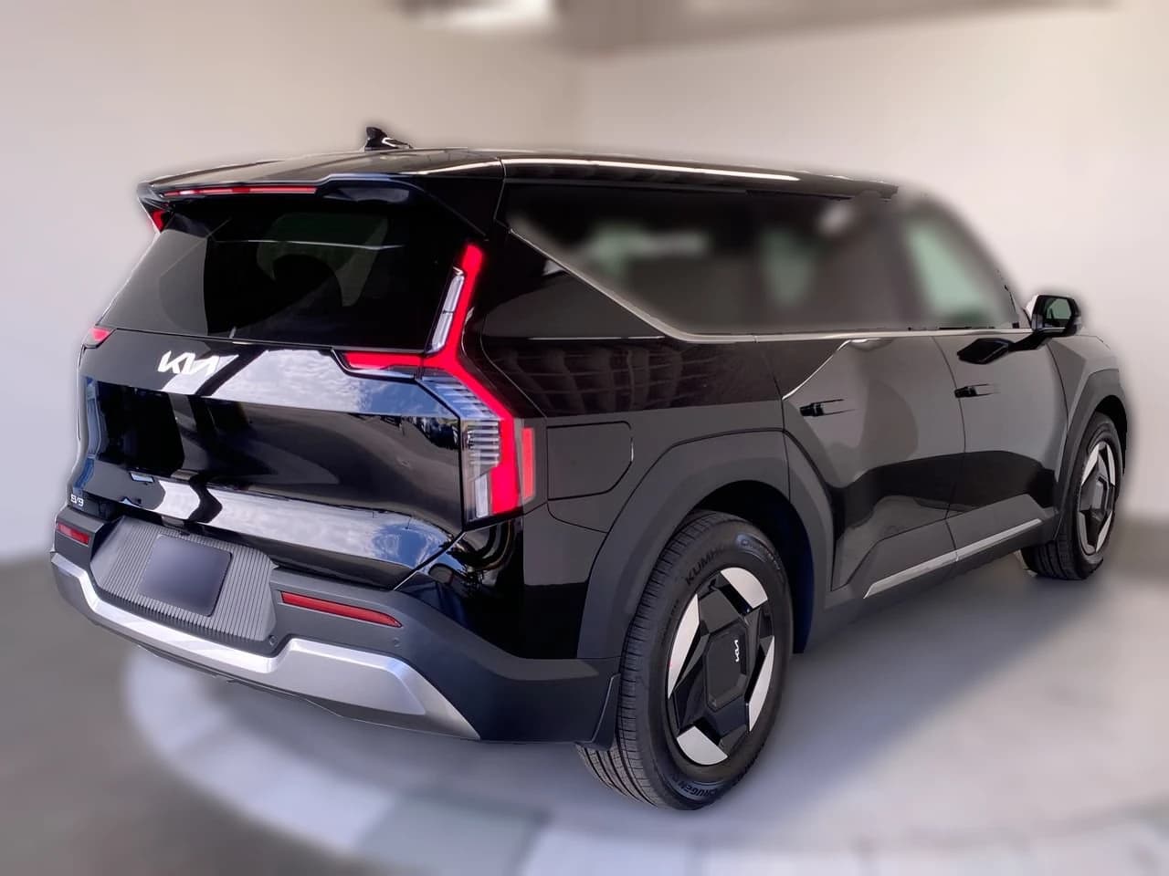 Kia EV9 Light Long Range RWD 2026 — side view