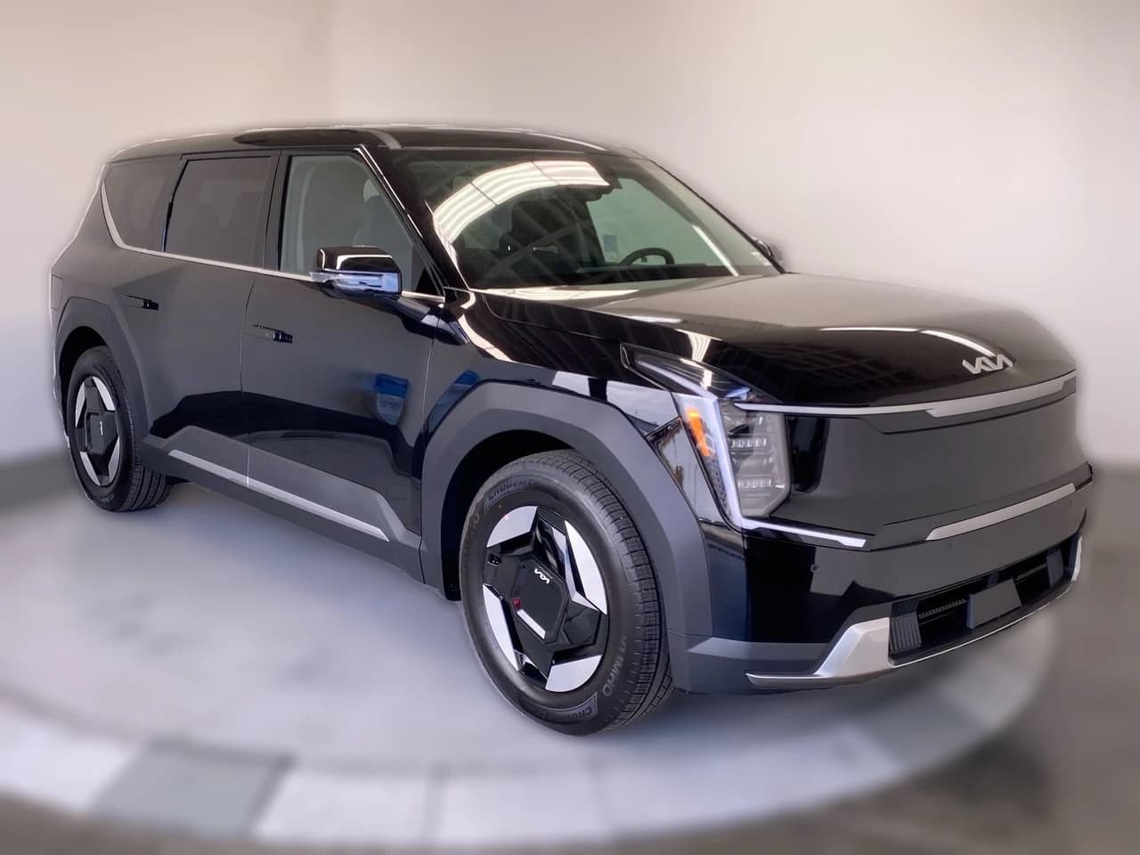 Kia EV9 Light Long Range RWD 2026 — side view