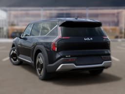 Kia EV9 Light Long Range RWD 2026 — side view