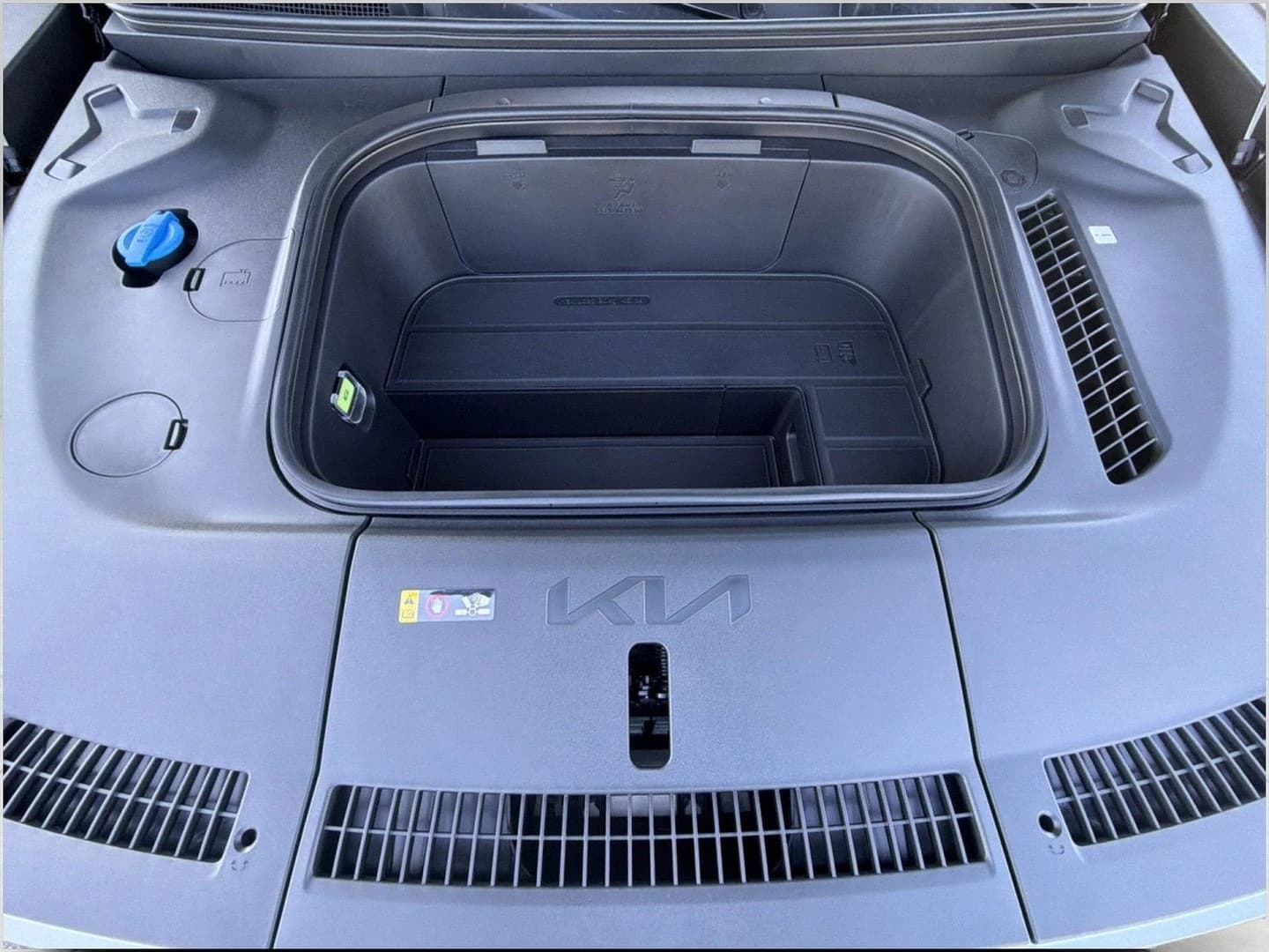 Kia EV9 Wind AWD 2026 — side view