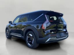 Kia EV9 Wind AWD 2026 — side view