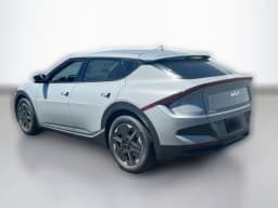 Kia EV6 Light Long Range RWD 2026 — side view