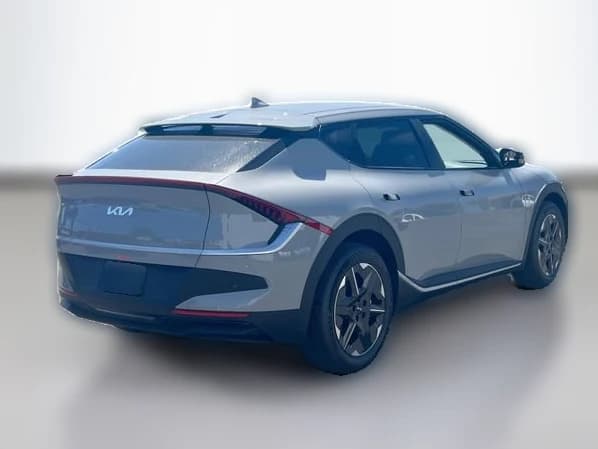 Kia EV6 Light Long Range RWD 2026 — side view