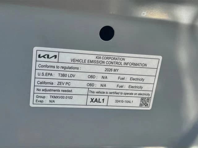 Kia EV6 Light Long Range RWD 2026 — side view