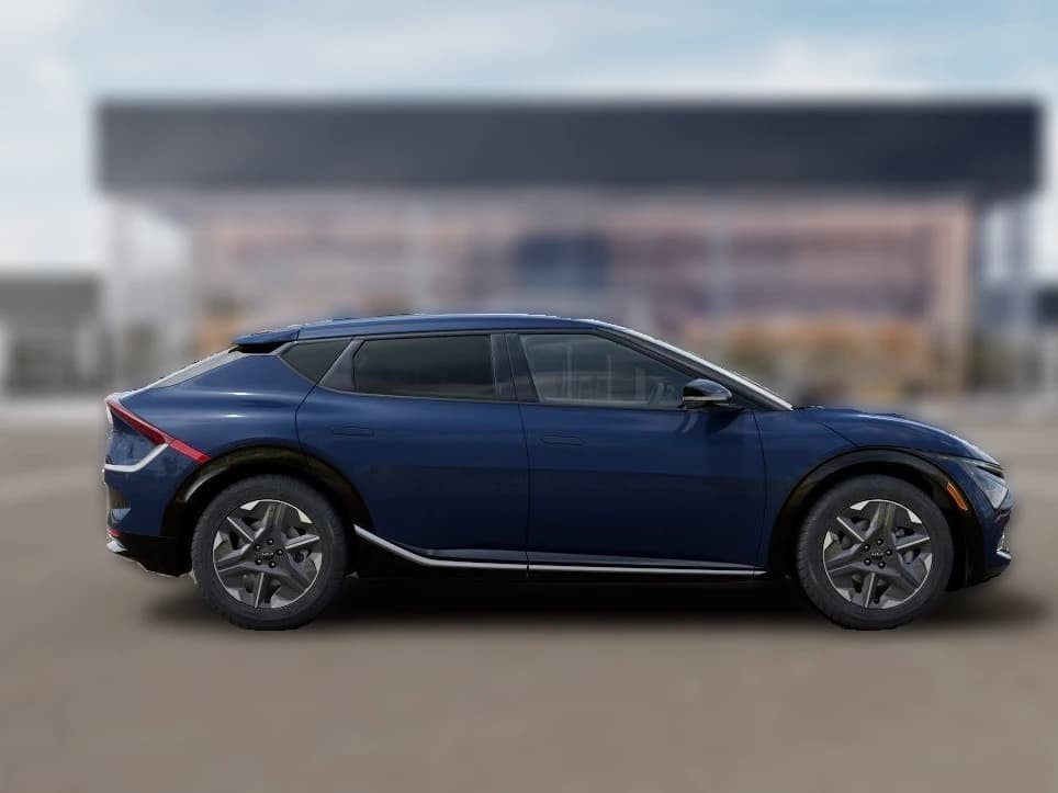 Kia EV6 Light Long Range RWD 2026 — side view