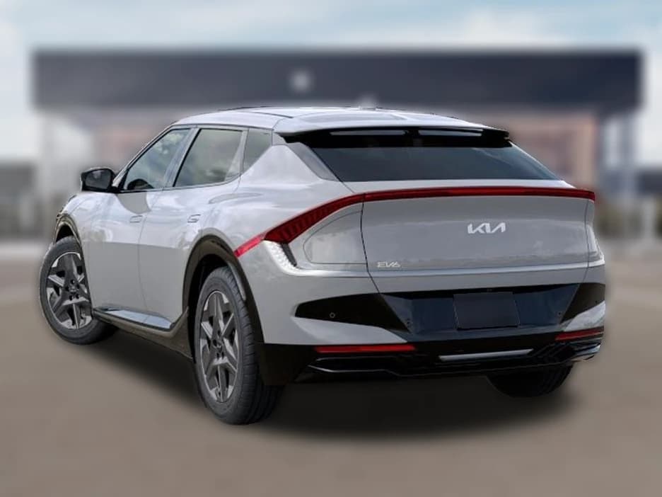 Kia EV6 Light Long Range RWD 2026 — side view