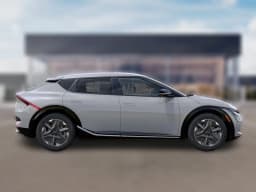 Kia EV6 Light Long Range RWD 2026 — side view