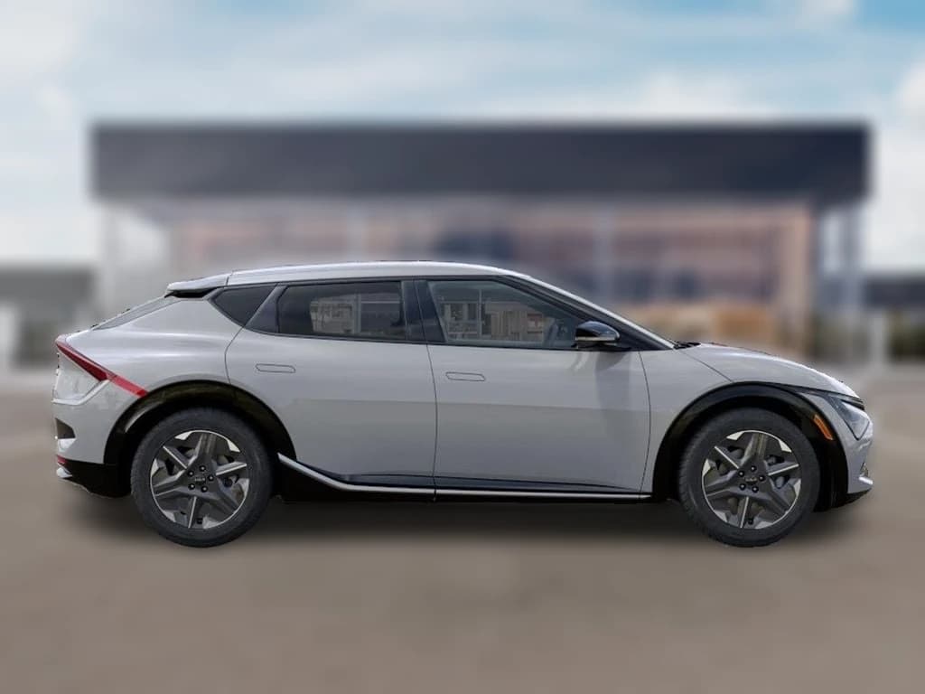 Kia EV6 Light Long Range RWD 2026 — side view