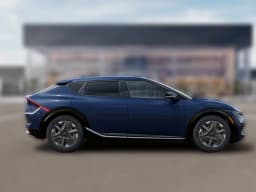 Kia EV6 Light Long Range RWD 2026 — side view