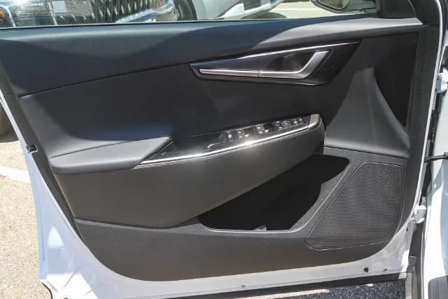 Kia EV6 Light RWD 2026 — side view