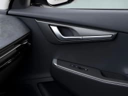 Kia EV6 Light Long Range AWD 2025 — side view
