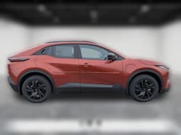 Kia EV6 Light Long Range AWD 2025 — side view