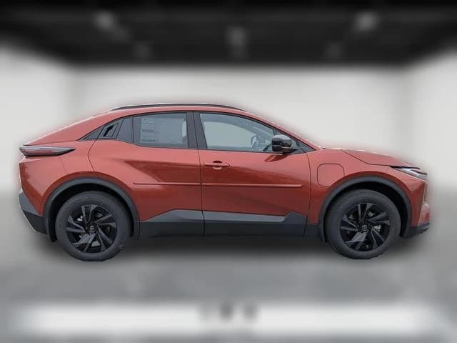 Kia EV6 Light Long Range AWD 2025 — side view