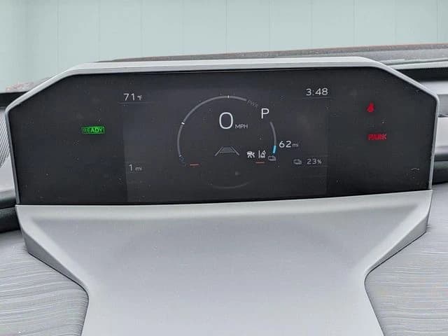 Kia EV6 Light Long Range AWD 2025 — side view