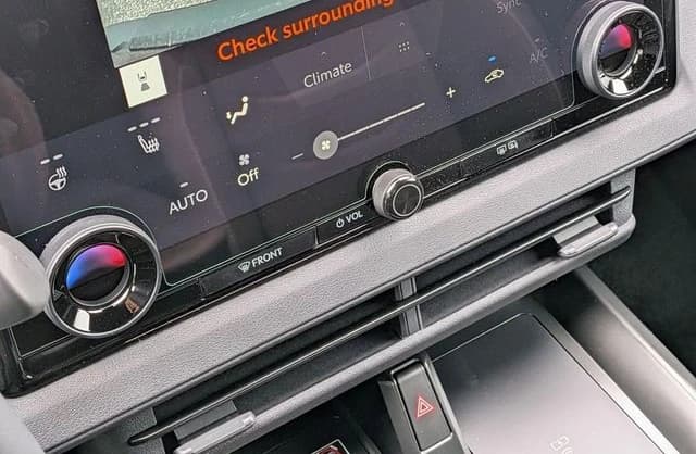 Kia EV6 Light Long Range AWD 2025 — side view