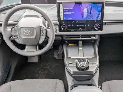Kia EV6 Light Long Range AWD 2025 — side view