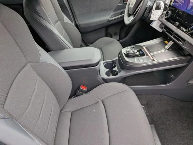 Kia EV6 Light Long Range AWD 2025 — side view