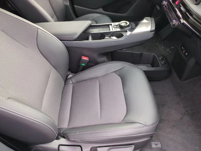 Kia EV6 Light Long Range AWD 2025 — side view