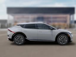Kia EV6 Light Long Range AWD 2026 — side view