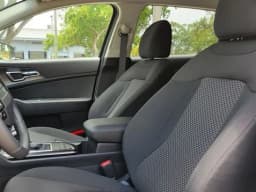 Kia Sportage LX FWD 2026 — side view