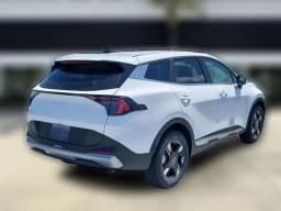 Kia Sportage LX FWD 2026 — side view