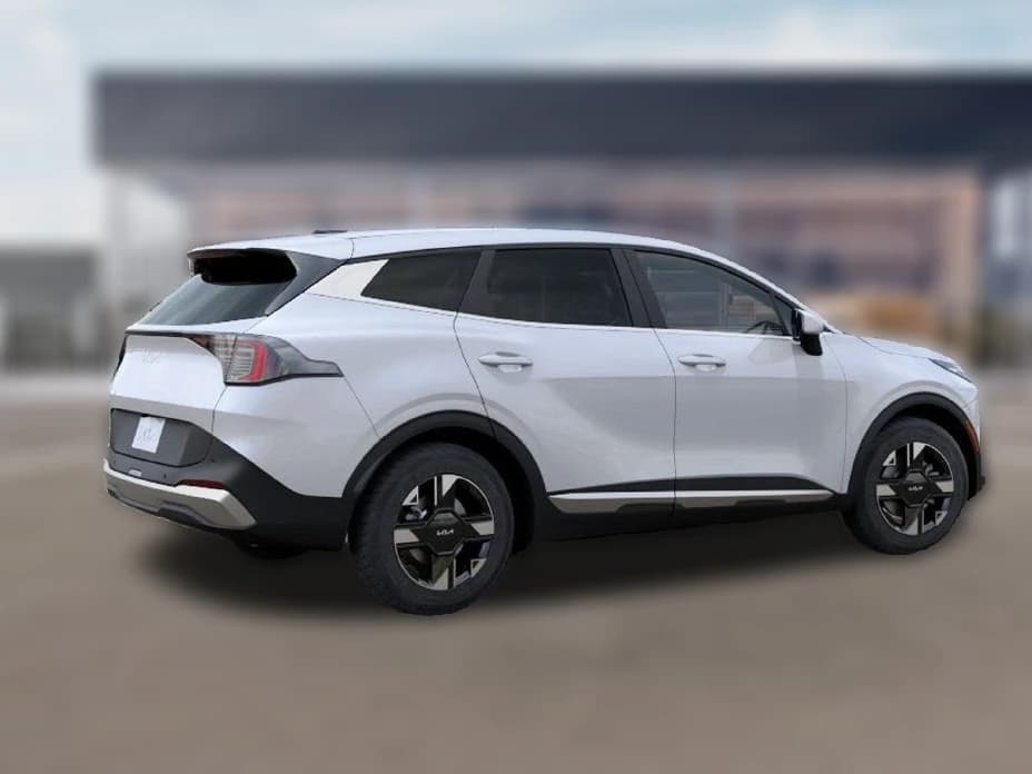 Kia Sportage LX FWD 2026 — side view
