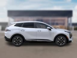 Kia Sportage LX FWD 2026 — side view