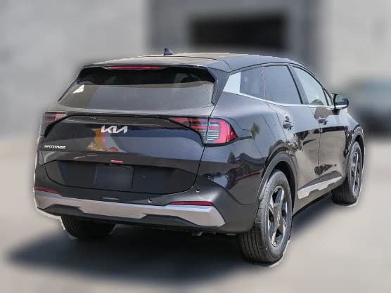 Kia Sportage LX FWD 2026 — side view