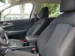 Kia Sportage LX FWD 2026 — side view