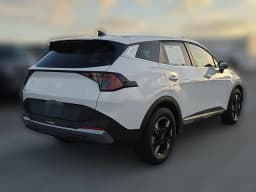 Kia Sportage LX FWD 2026 — side view