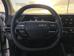 Kia Sportage LX FWD 2026 — side view