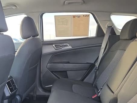Kia Sportage LX FWD 2026 — side view