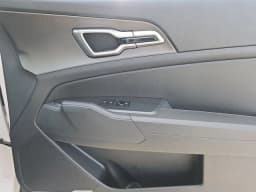 Kia Sportage LX FWD 2026 — side view