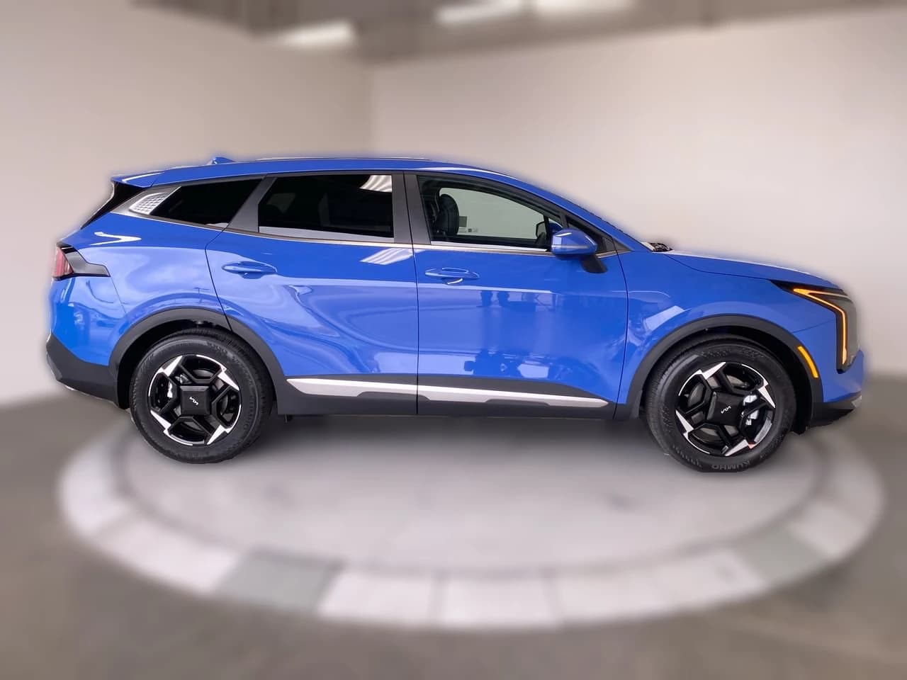 Kia Sportage EX FWD 2026 — side view