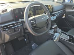 Kia Sportage EX FWD 2026 — side view