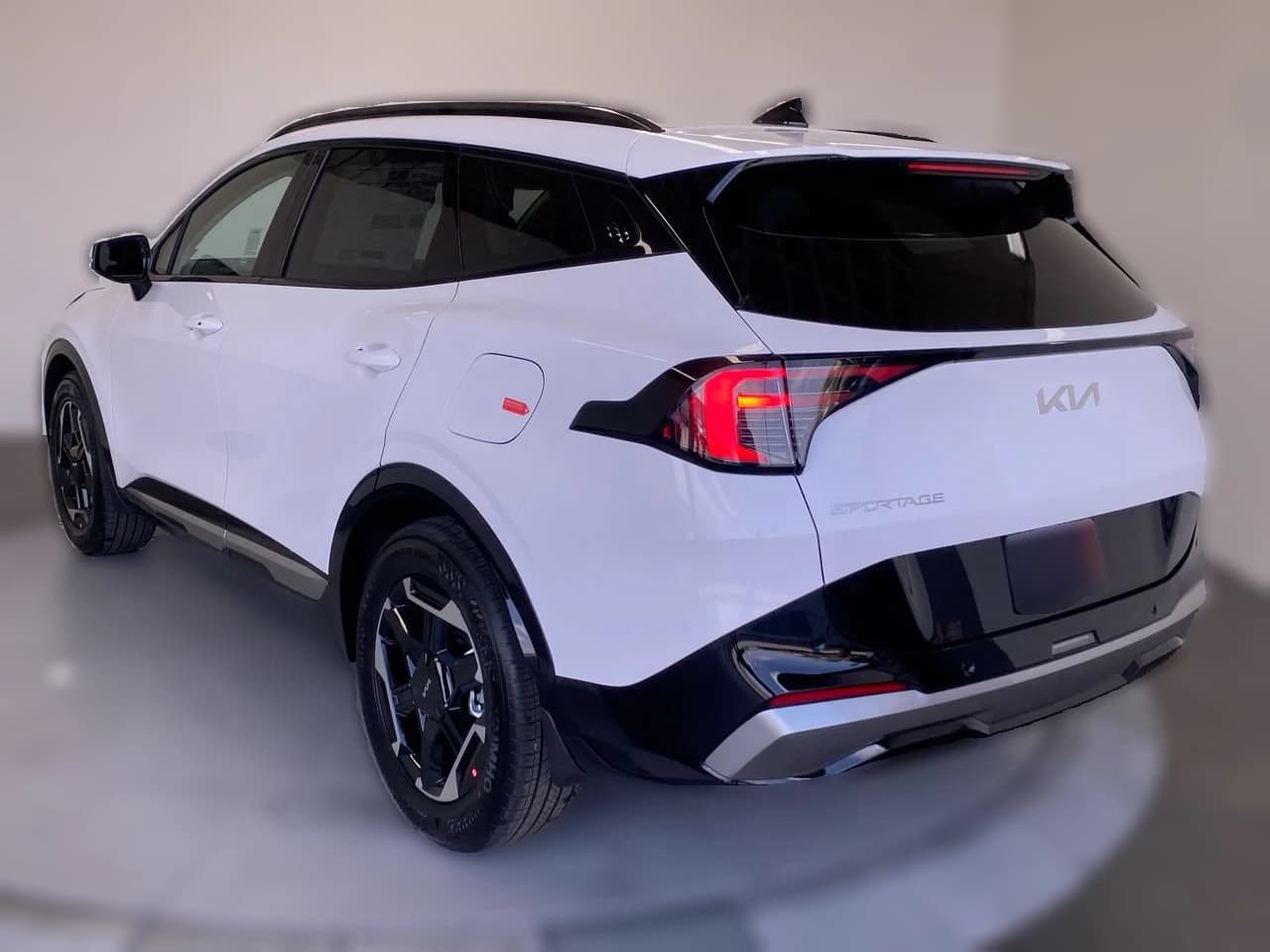 Kia Sportage SX FWD 2026 — side view
