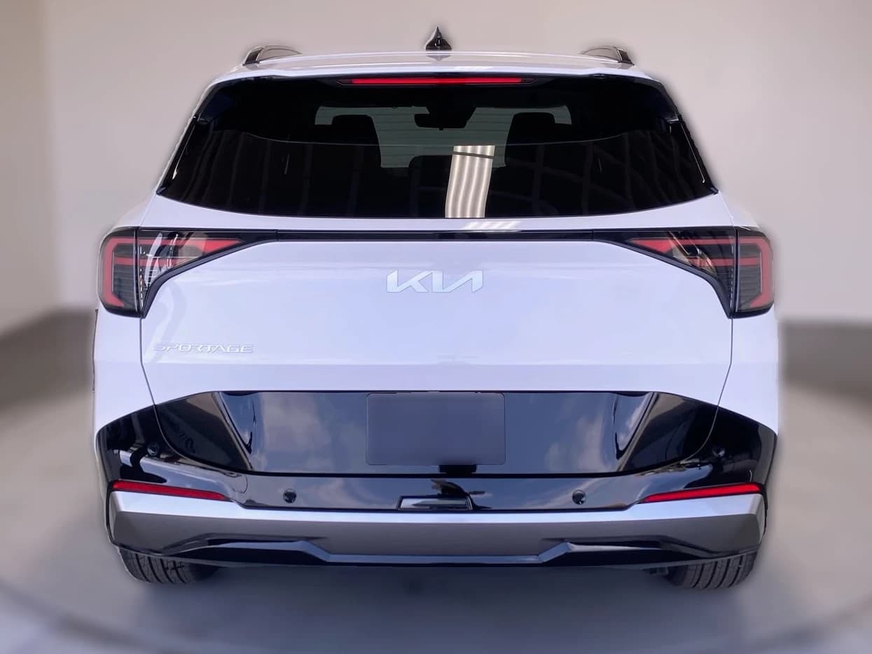 Kia Sportage SX FWD 2026 — side view