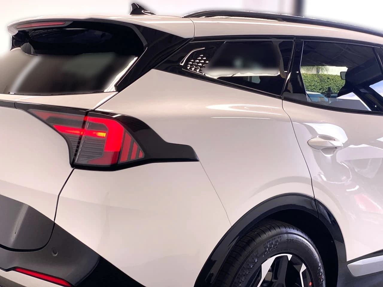 Kia Sportage SX FWD 2026 — side view