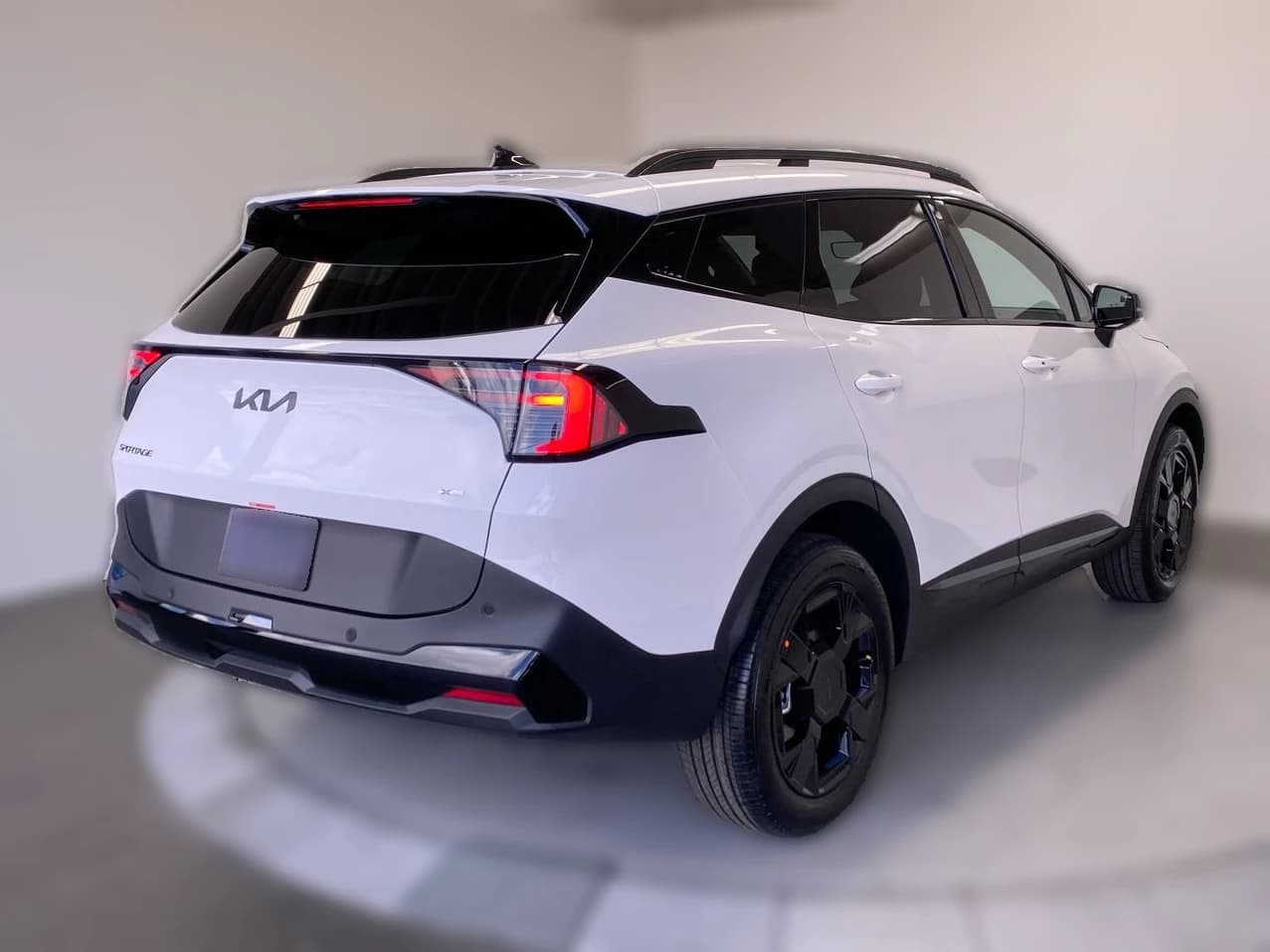 Kia Sportage X-Line AWD 2026 — side view