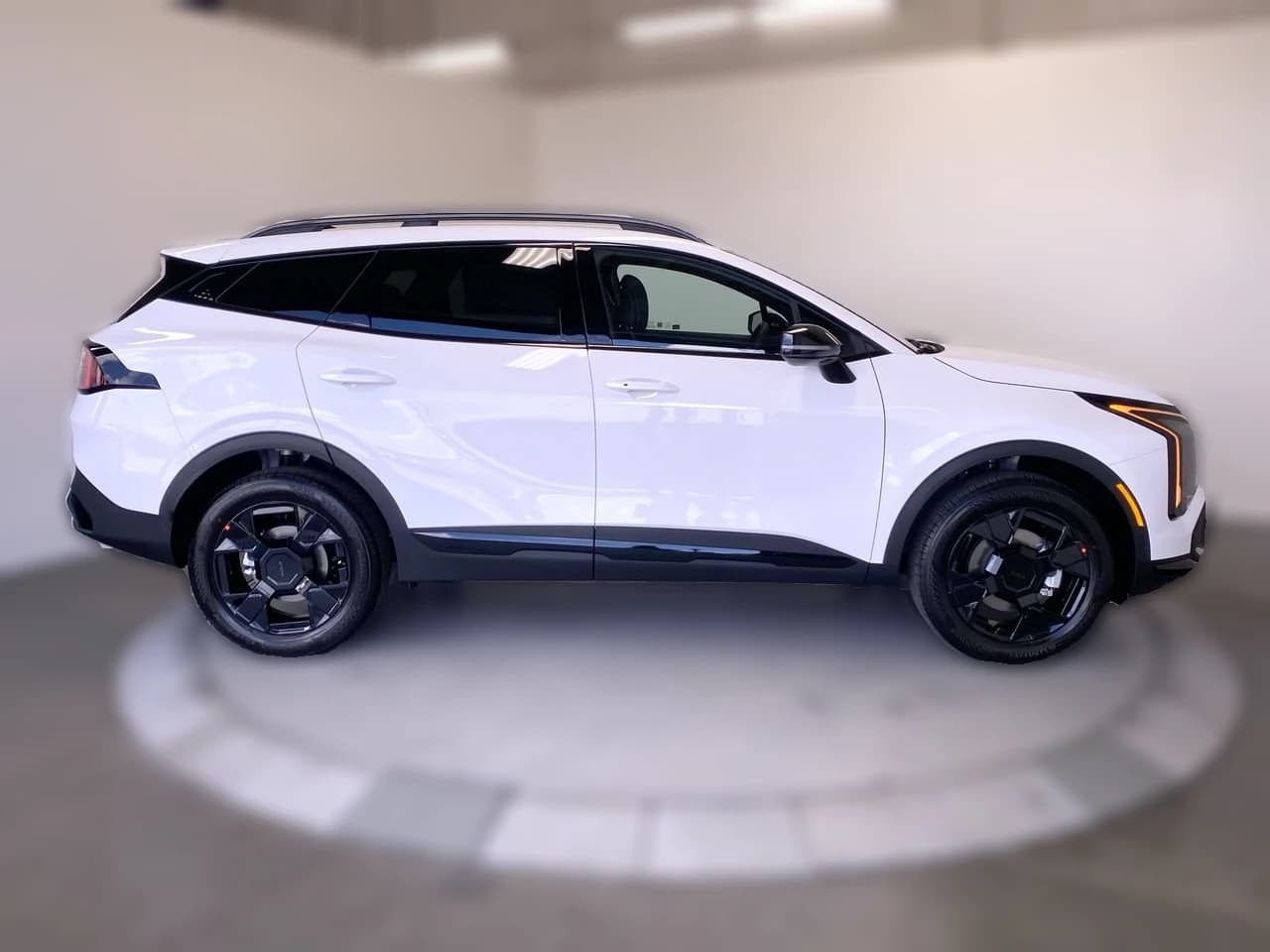Kia Sportage X-Line AWD 2026 — side view