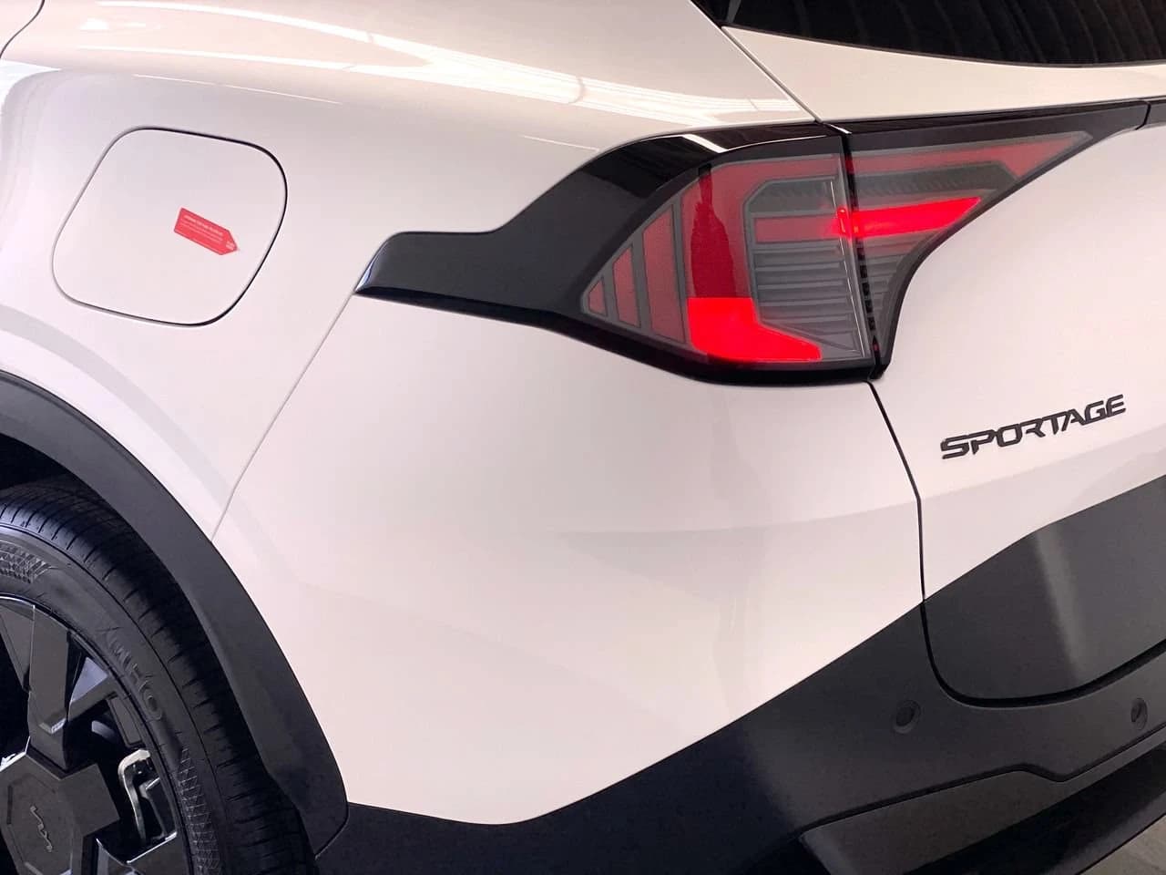 Kia Sportage X-Line AWD 2026 — side view